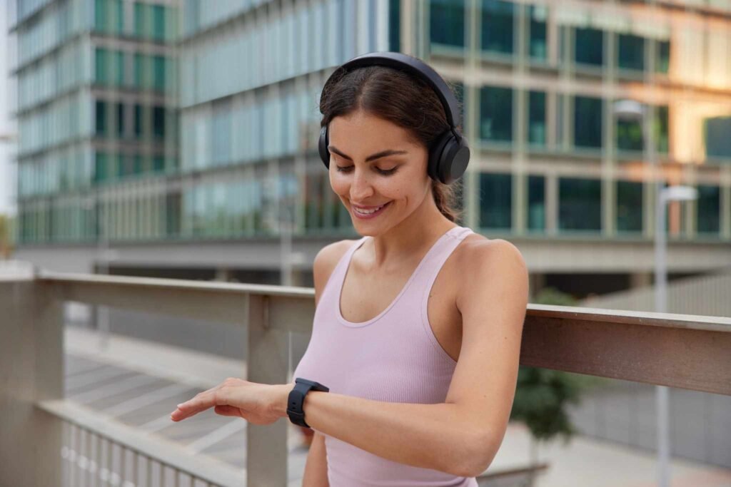 An active individual wearing a smartwatch, symbolizing the integration of personal fitness data with AI for dynamic life insurance policies in Australia.
