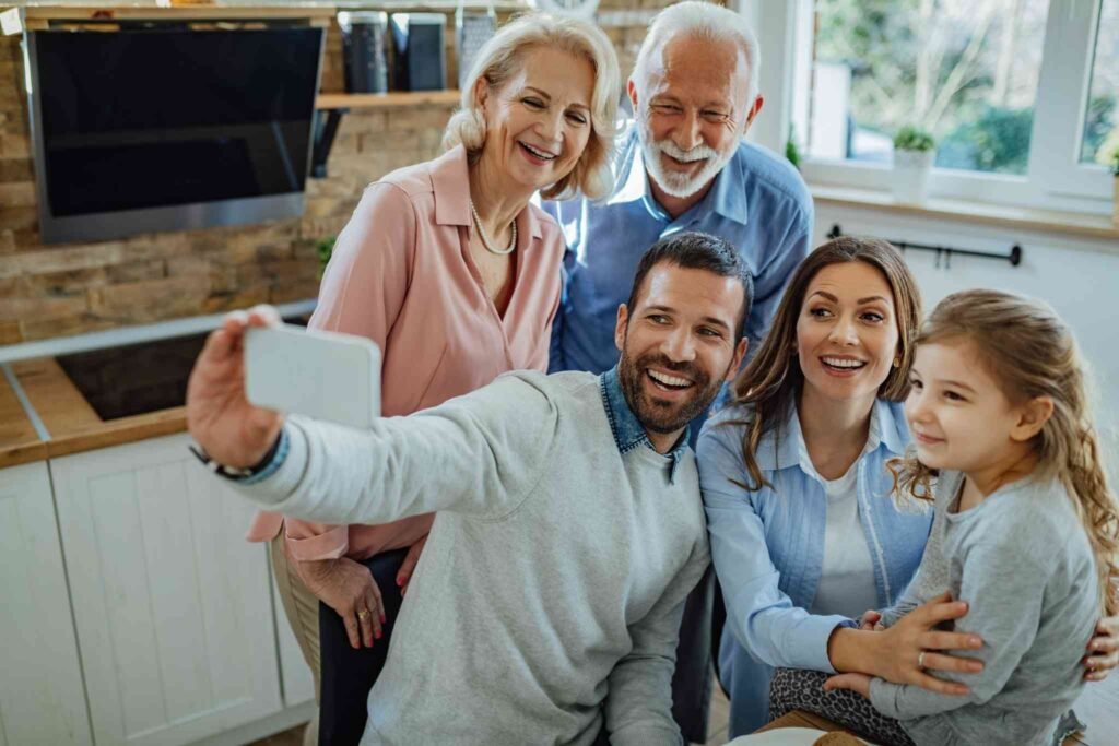 Loving family protected by retiree life insurance Canada 2025.